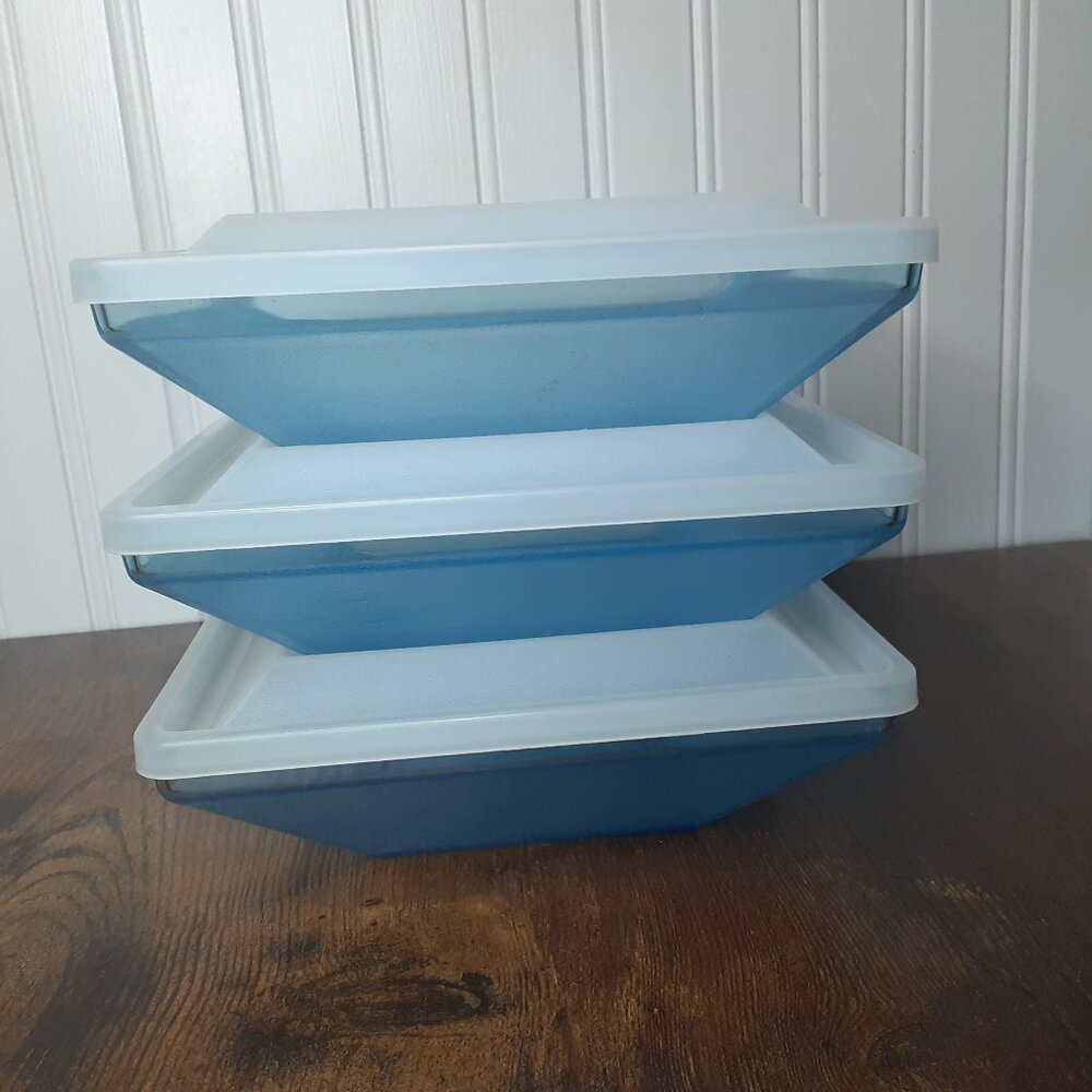 New~set of 3 Tupperware Blue Get Together Square Bowls w/Lids #1387 1388